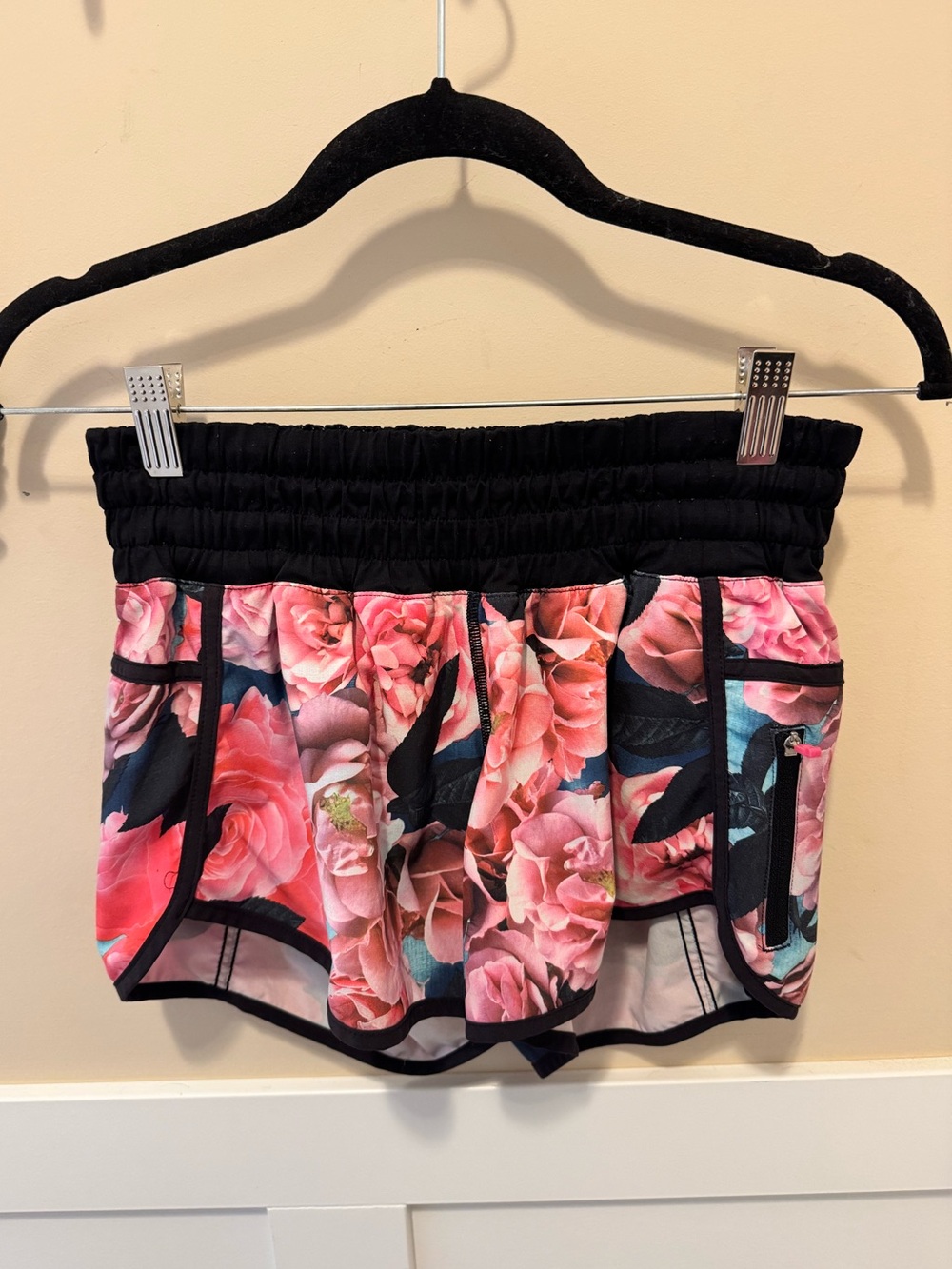 Lululemon Tracker Short II Secret Garden